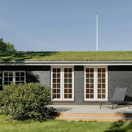 Log House Close To The Sea And Coastal Towns * Græsted