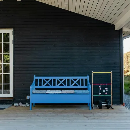 Log House Close To The Sea And Coastal Towns Græsted