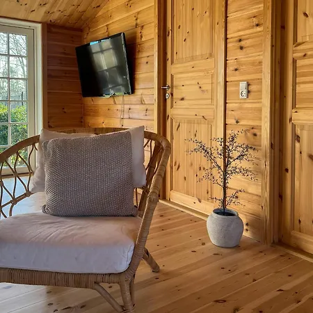 Semesterbostad Log House Close To The Sea And Coastal Towns *