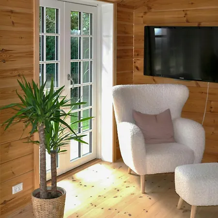 Dom wakacyjny Log House Close To The Sea And Coastal Towns